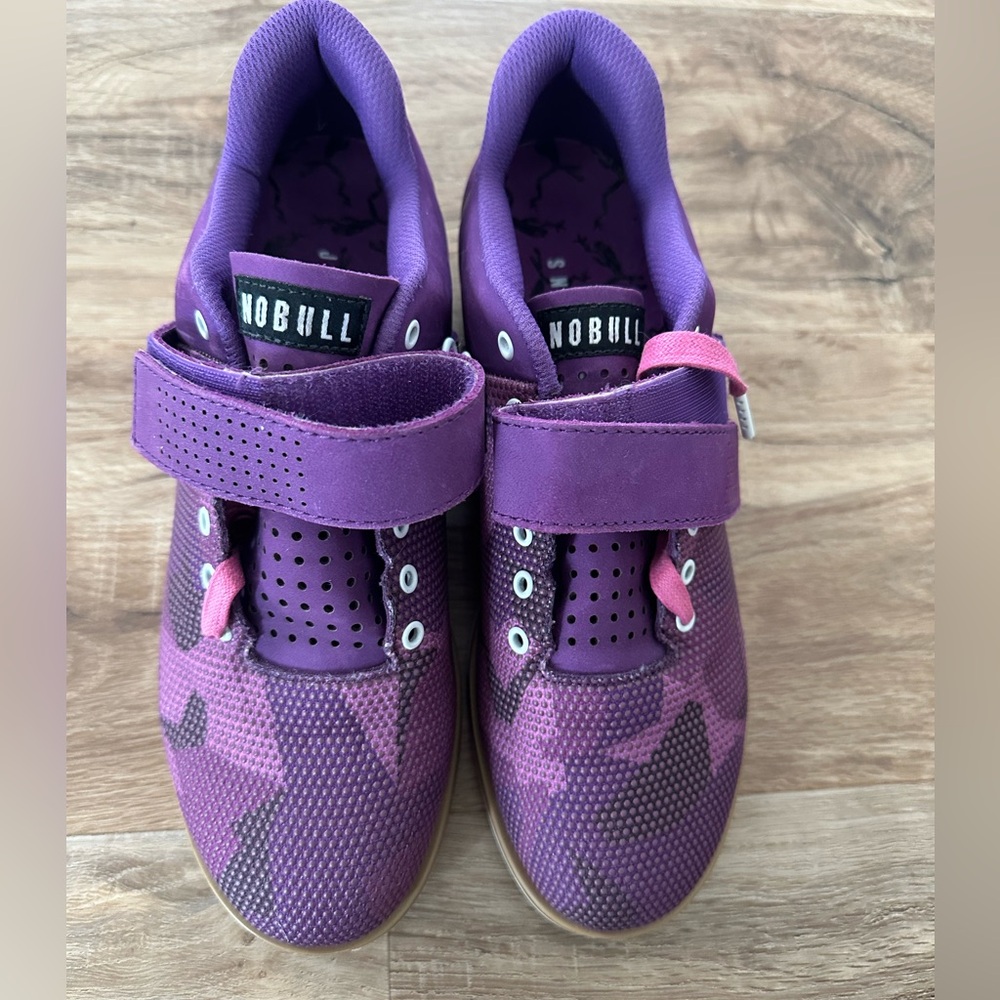 Women’s No Bull lifting, deadlift, squat shoes. Like new. Size 9